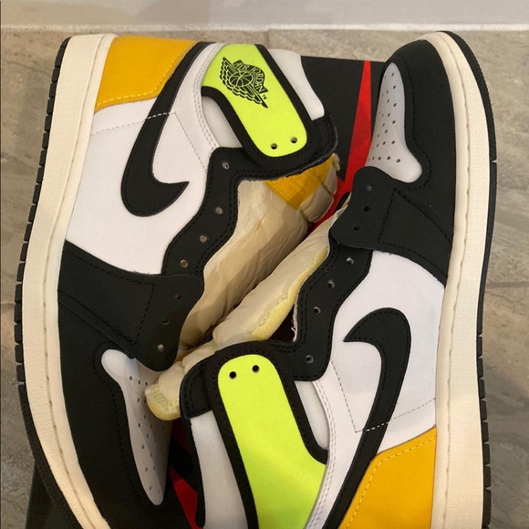 Jordan 1 retro high mens volt/yellow mens shoes - Picture 7 of 7